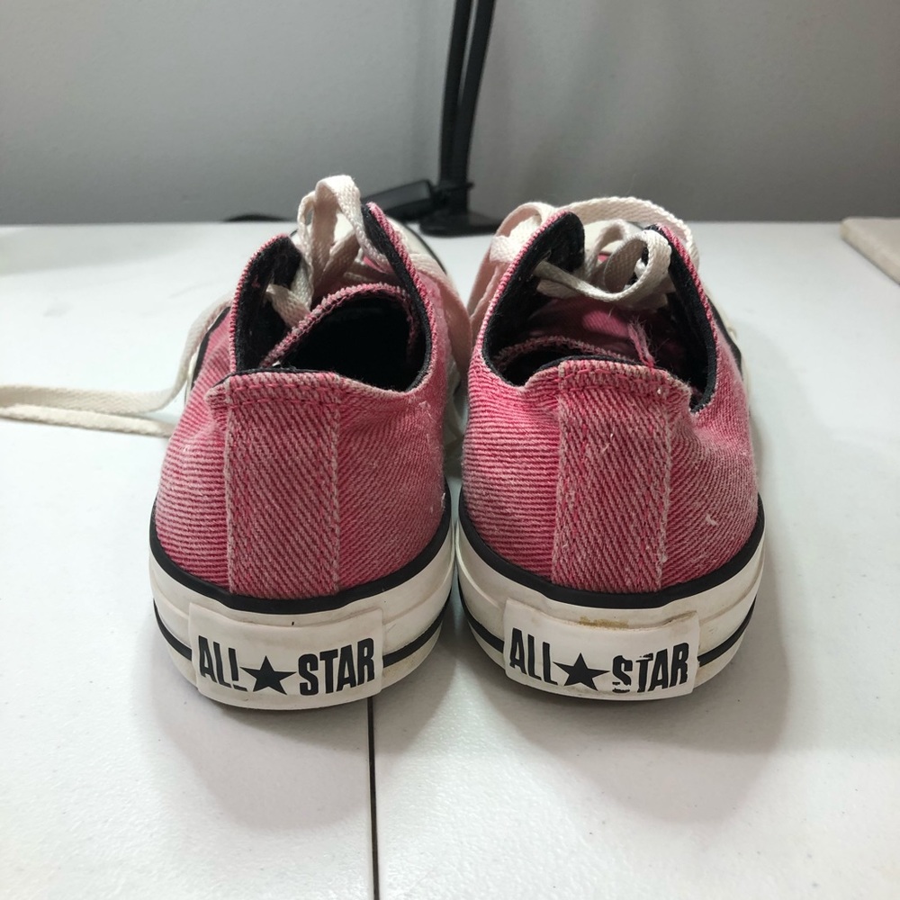 Pink Converse - Picture 3 of 5